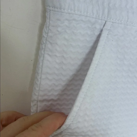 LILLY PULITZER Buttercup Shorts in Resort White Size 2 - Picture 6 of 14